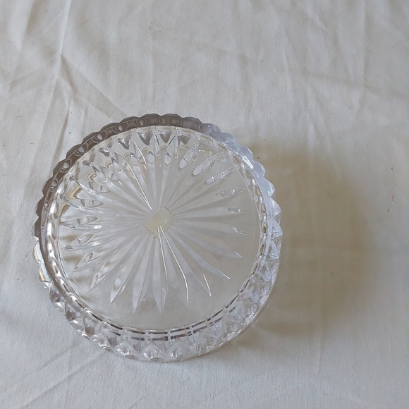 Gilded Poinsettia Crystal Candy Dish/Powder Box - Picture 14 of 16